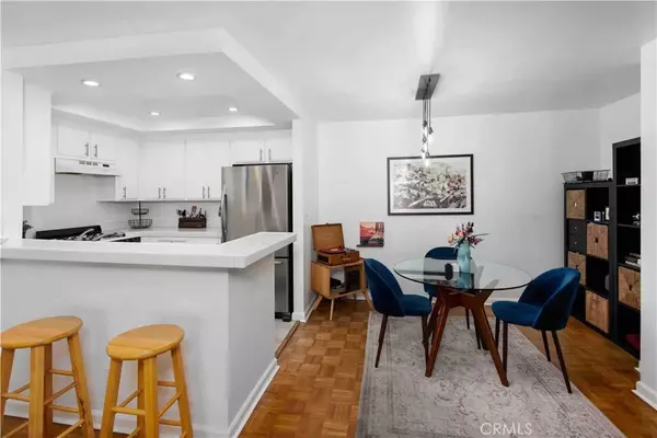 Van Nuys, CA 91406,7135 Firmament #25