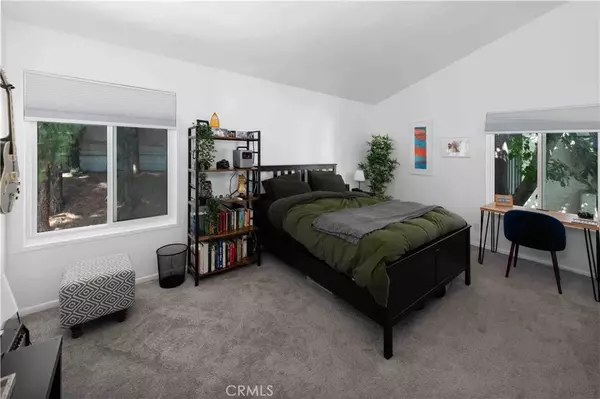 Van Nuys, CA 91406,7135 Firmament #25