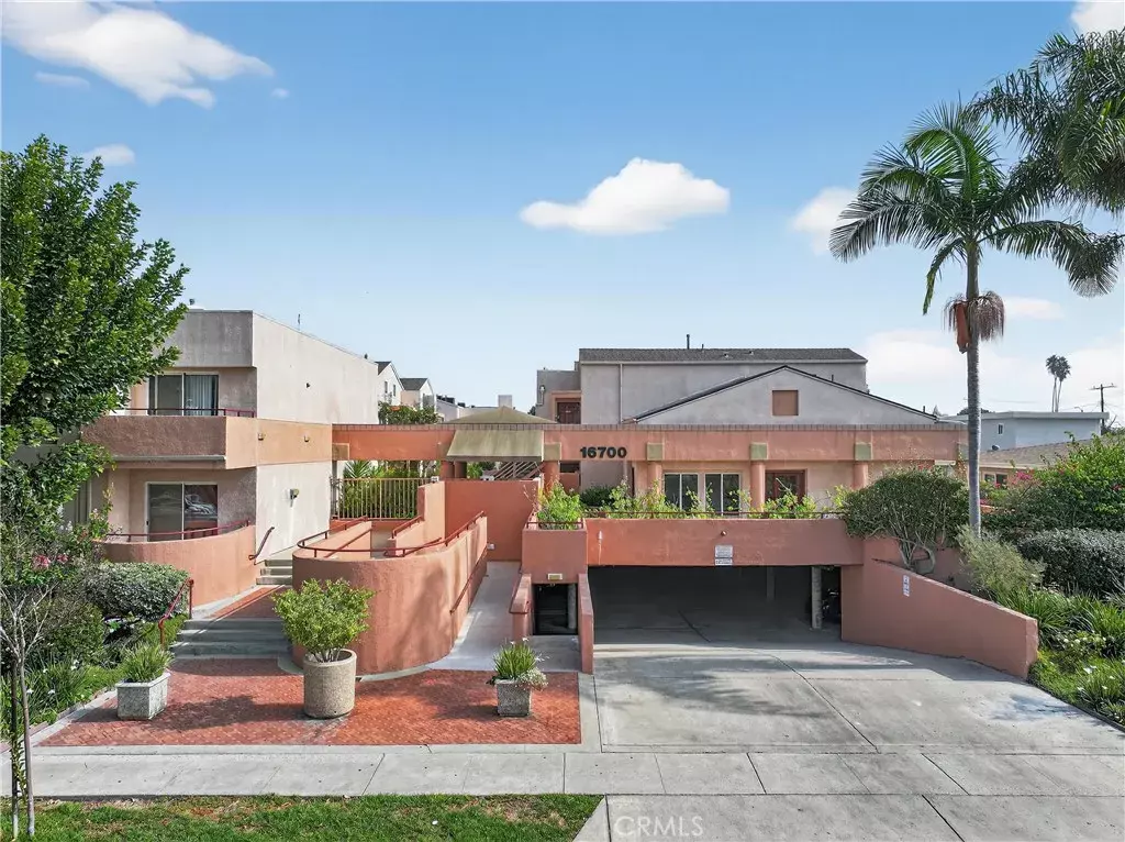 Torrance, CA 90504,16700 Yukon Avenue #202