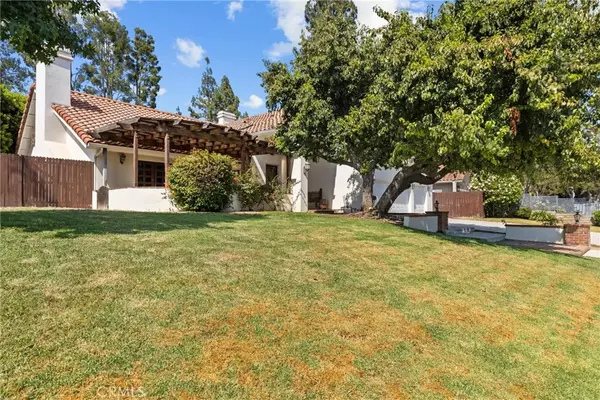 Chatsworth, CA 91311,19613 Hiawatha