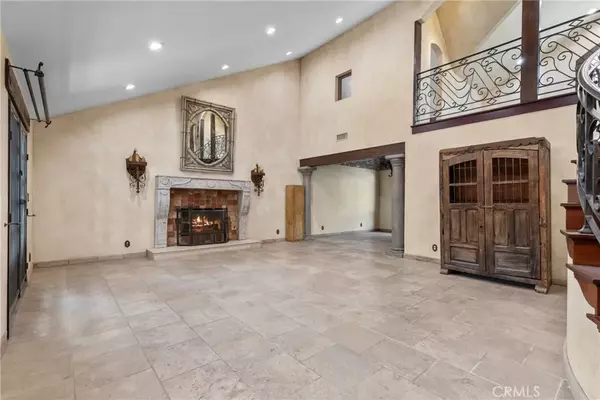 Chatsworth, CA 91311,19613 Hiawatha