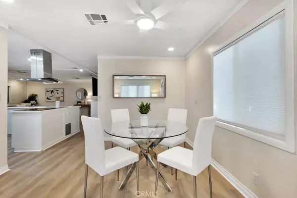 Chatsworth, CA 91311,21001 Plummer #82