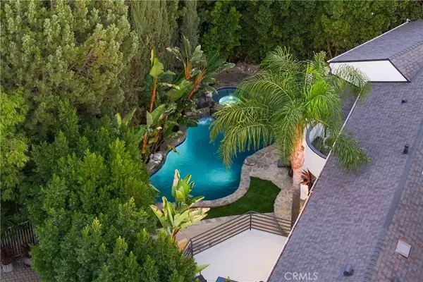 Woodland Hills, CA 91367,23248 Canzonet