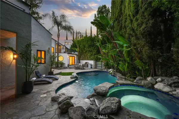 Woodland Hills, CA 91367,23248 Canzonet