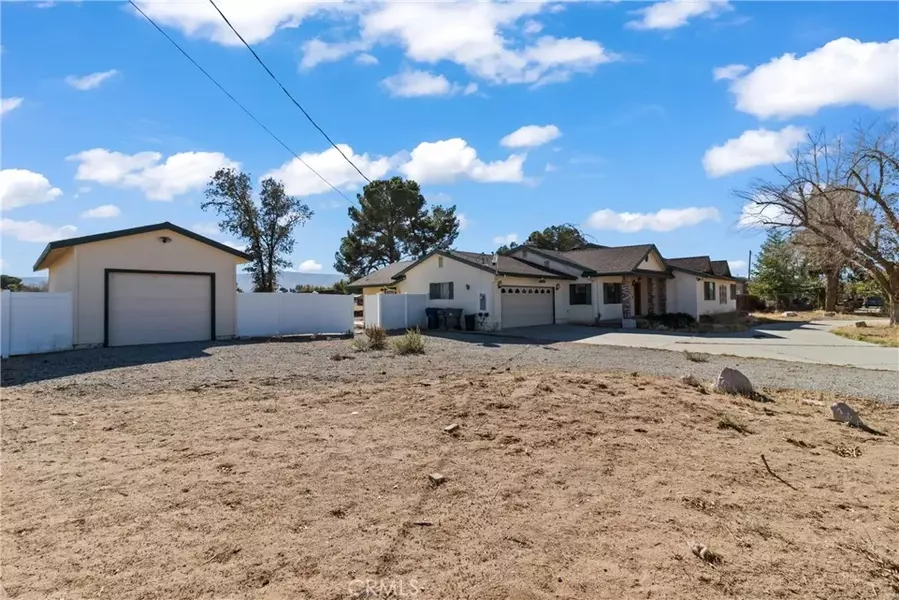 2110 W Avenue M8, Palmdale, CA 93551