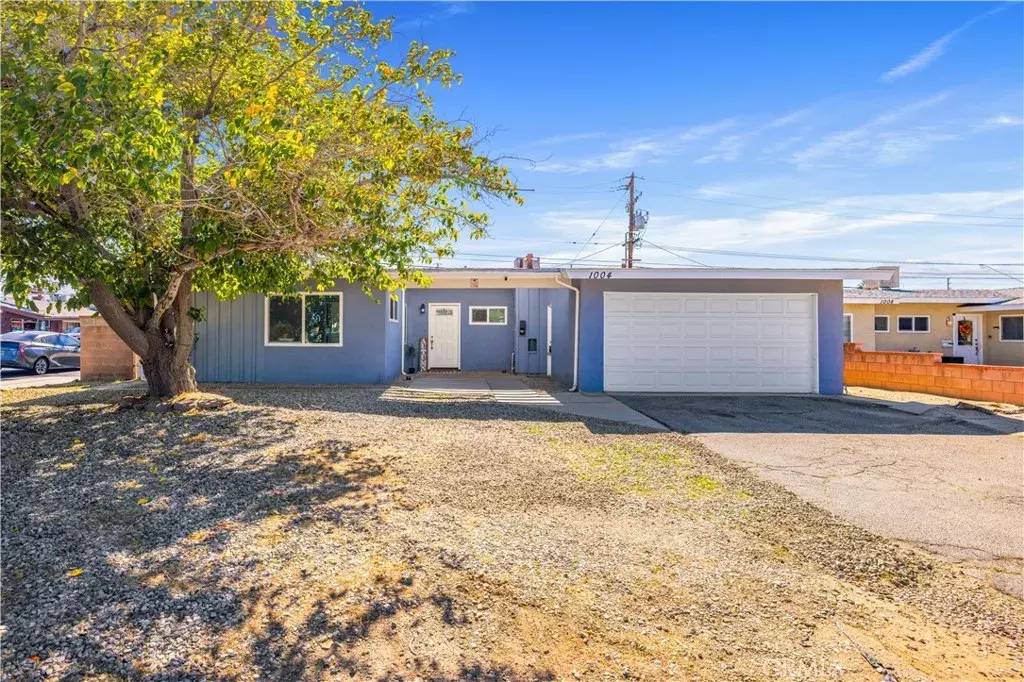Lancaster, CA 93554,1004 W J14