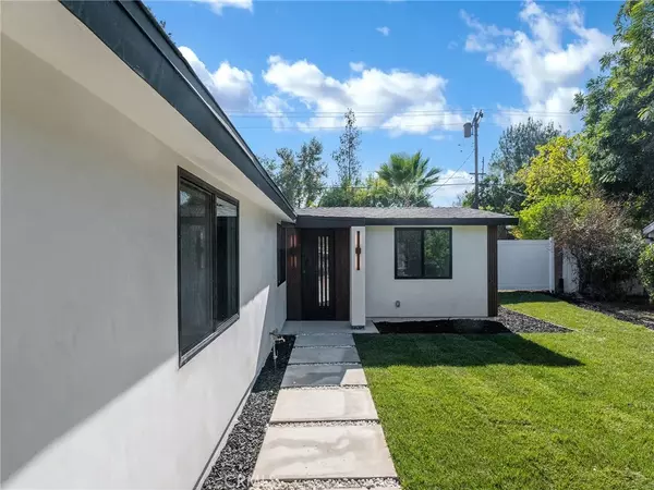 Winnetka, CA 91306,20528 Hamlin Street