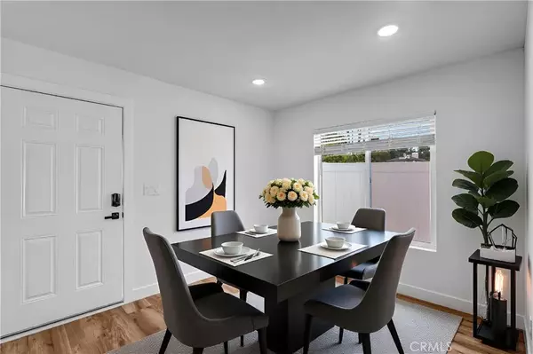 Woodland Hills, CA 91367,20302 oxnard