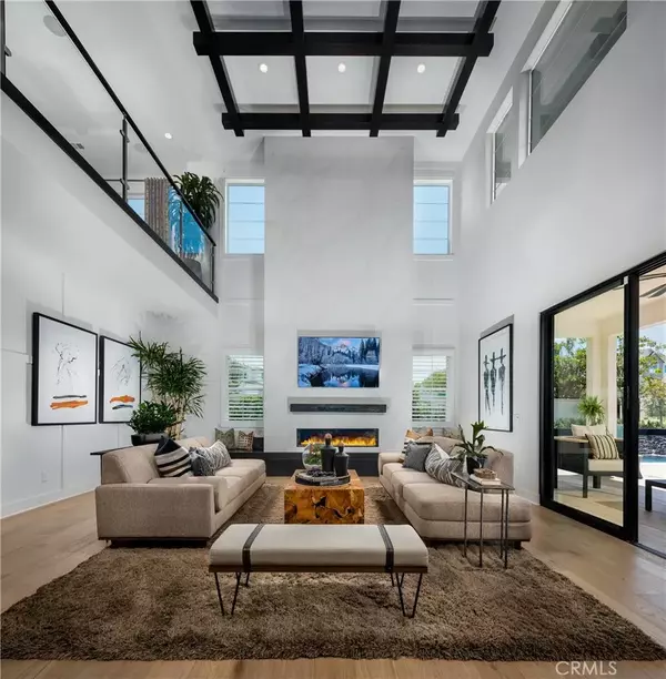 Valencia, CA 91381,27538 Juniper Lane