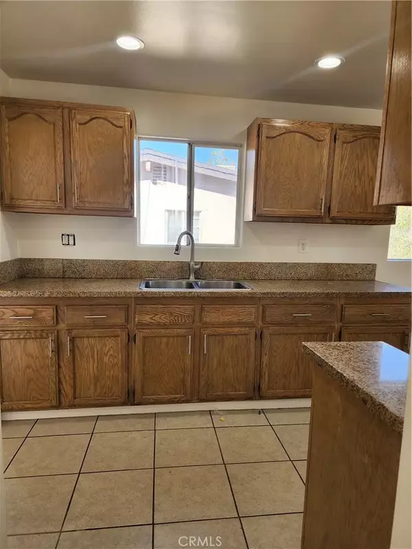 Palmdale, CA 93550,38850 Carolside