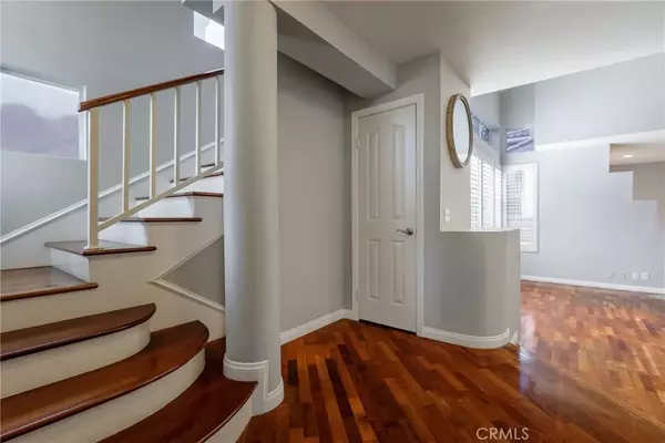 Canoga Park, CA 91303,7325 Vassar