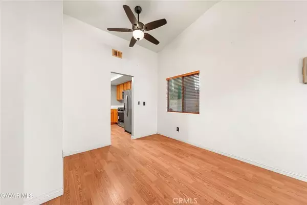 Palmdale, CA 93552,5059 Saint Laurent