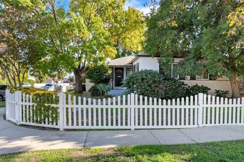 Encino, CA 91316,17900 Hatteras St