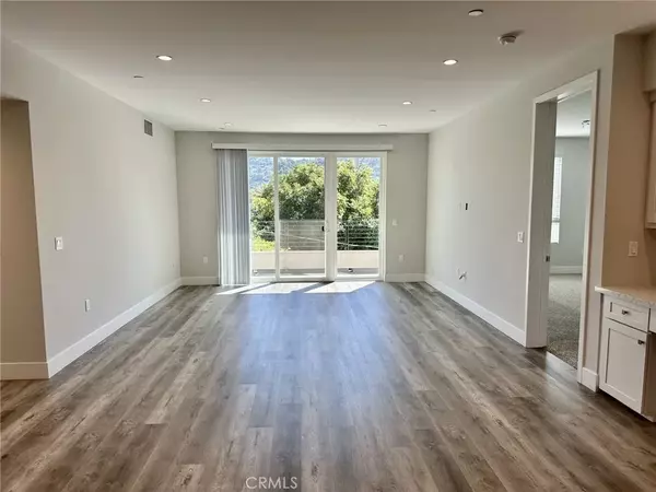 Studio City, CA 91602,10718 Acama Street #203