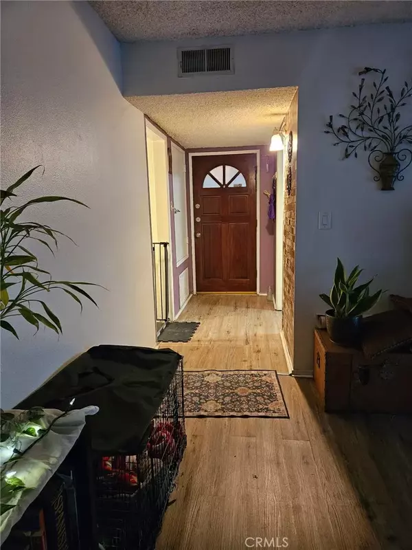 Tarzana, CA 91356,18307 Burbank Boulevard #41