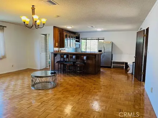 Tarzana, CA 91335,18222 Erwin