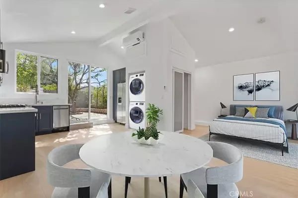 8360 N Vanalden Avenue, Northridge, CA 91324