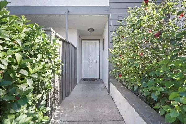 Porter Ranch, CA 91326,11311 Tampa Avenue #21