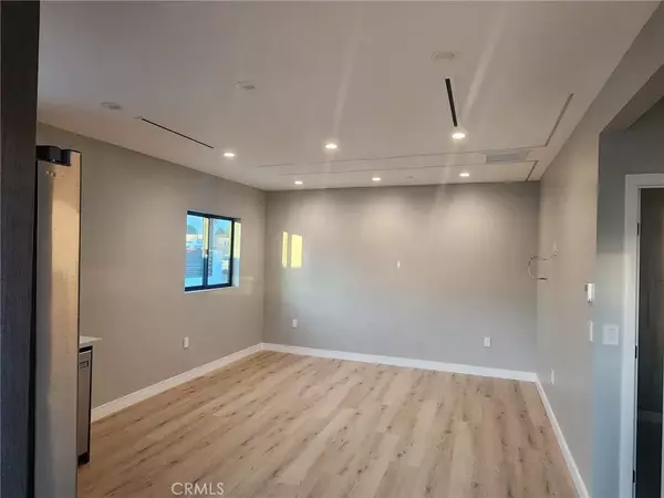 Winnetka, CA 91306,20524 Sherman Way