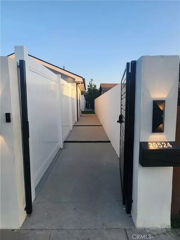 Winnetka, CA 91306,20524 Sherman Way