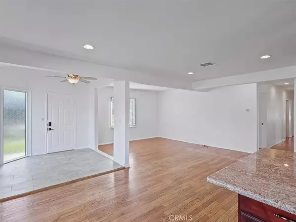 Canoga Park, CA 91304,7767 Independence Avenue