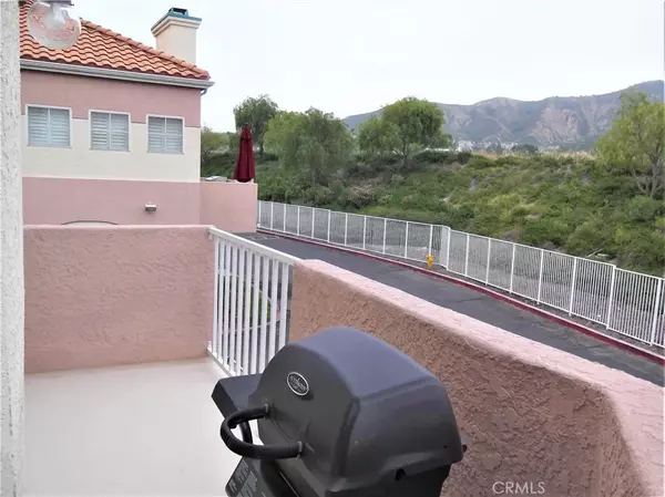 Canyon Country, CA 91387,27004 Karns Court #21009