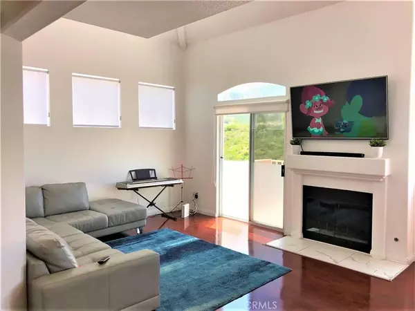 Canyon Country, CA 91387,27004 Karns Court #21009