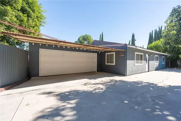 Van Nuys, CA 91406,16038 Hartland