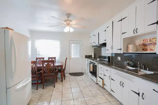 Pacoima, CA 91331,13157 Glamis St