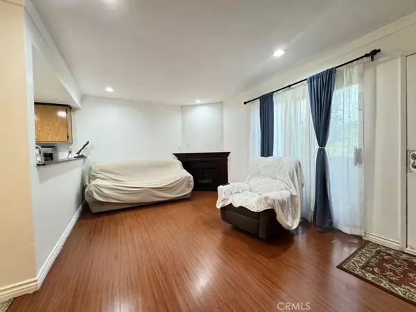 Canyon Country, CA 91351,18209 Sierra Hwy #82