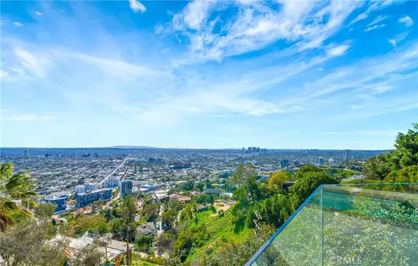 Hollywood Hills, CA 90069,8686 Franklin Avenue