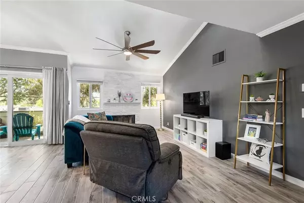 Simi Valley, CA 93063,6458 Twin Circle Lane 3