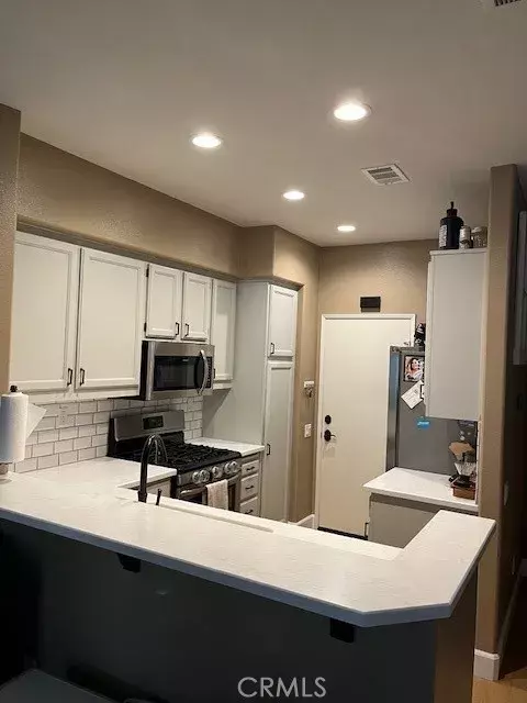 Valencia, CA 91354,27109 Teton Trail #90