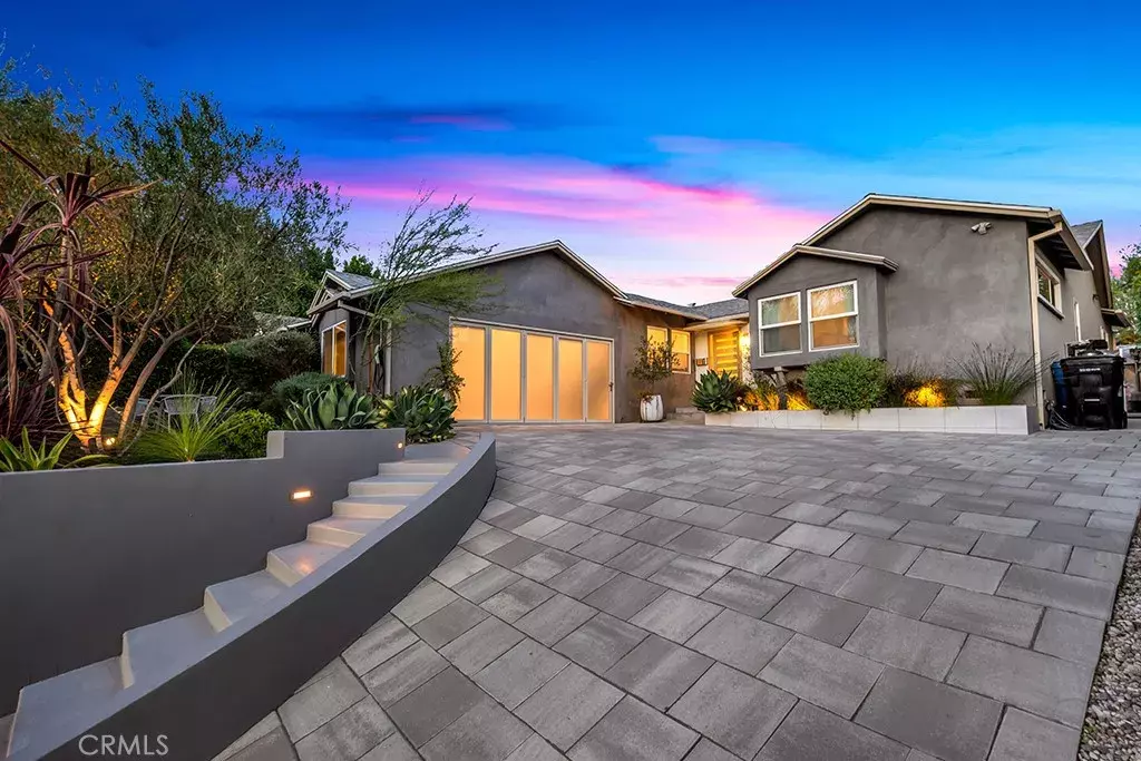 Sherman Oaks, CA 91423,4716 Tyrone Avenue