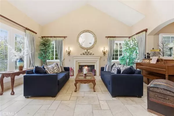 Chatsworth, CA 91311,10925 Willowbrae