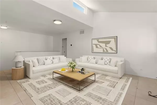 Woodland Hills, CA 91367,22117 Burbank Boulevard #7