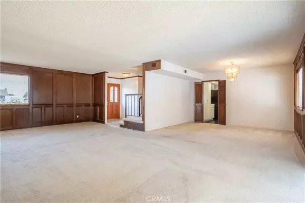 Woodland Hills, CA 91367,6035 Rod