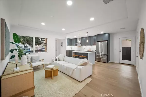 Sherman Oaks, CA 91401,14328 Emelita Street