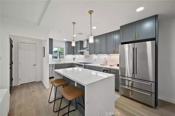 Sherman Oaks, CA 91401,14328 Emelita Street