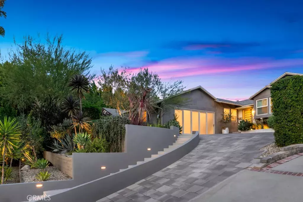 Sherman Oaks, CA 91423,4716 Tyrone