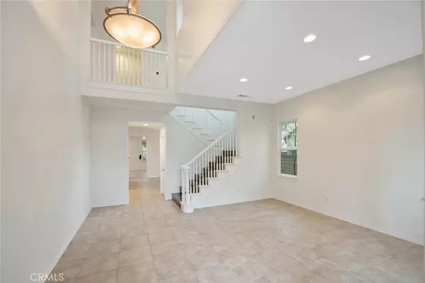 Valencia, CA 91381,27163 Cedar Ridge