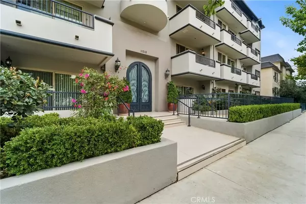 North Hollywood, CA 91602,11218 Camarillo Street #402