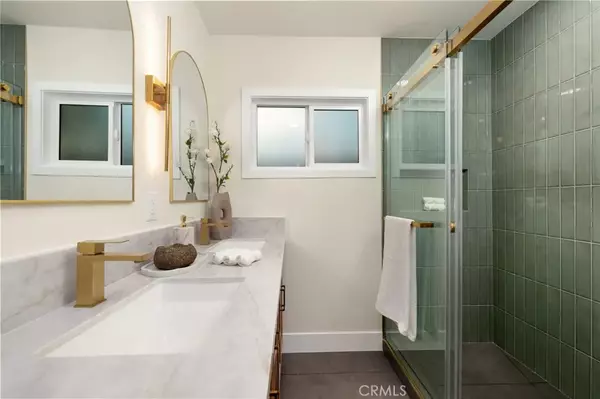 Encino, CA 91316,5611 Babbitt