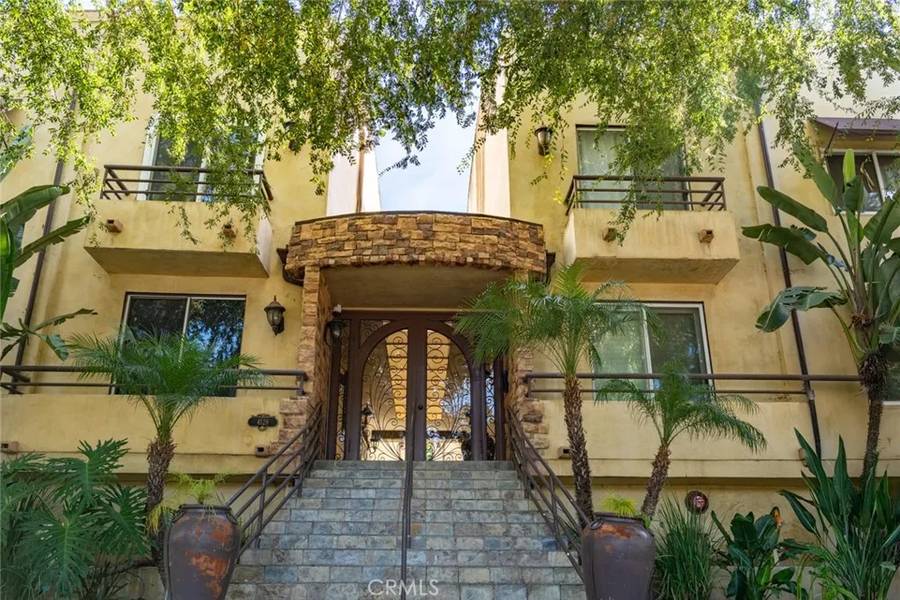 4128 Whitsett #101, Studio City, CA 91604