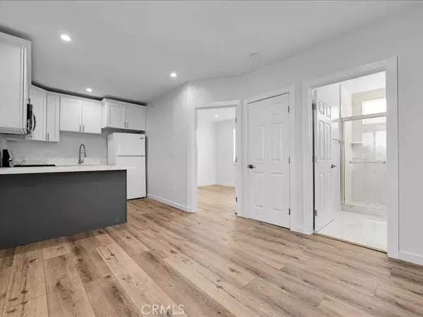 Simi Valley, CA 93065,1020 Dennis #B