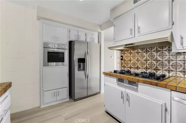 Northridge, CA 91324,9308 Yolanda