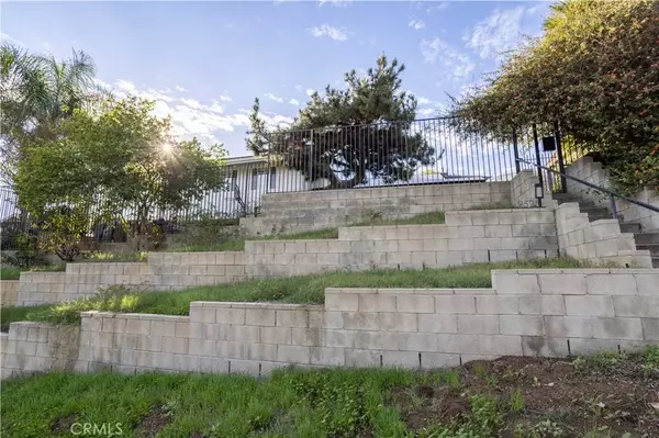 North Hills, CA 91343,9525 Woodley