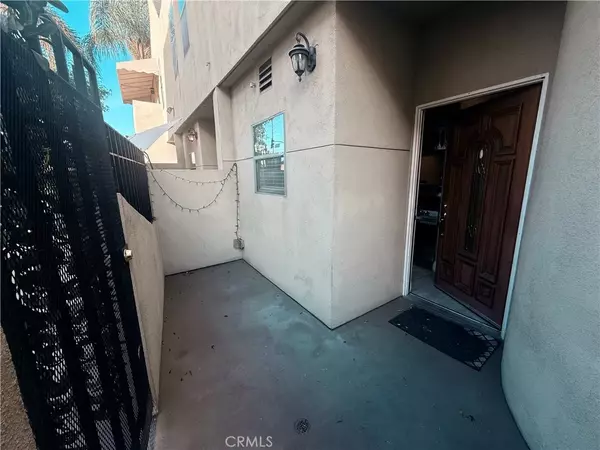 Van Nuys, CA 91401,14256 Victory Boulevard #3