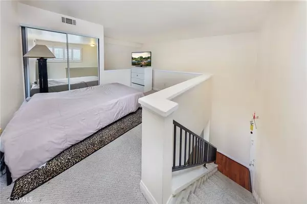 Woodland Hills, CA 91367,5515 Canoga Avenue #305