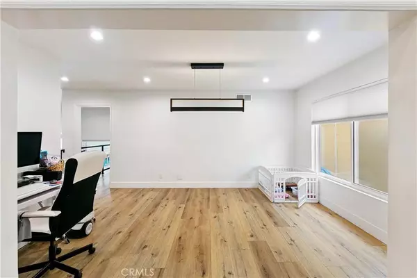 West Hills, CA 91307,24411 Highlander Road